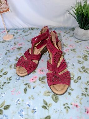 Leather Upper & Sock Lining Women’s Red Laser-Cut Strappy Wedge Sandals 👠